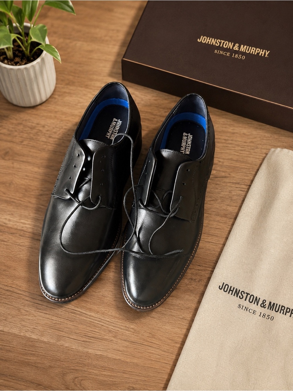Johnston & Murphy Black Leather Plain-Toe Derbys